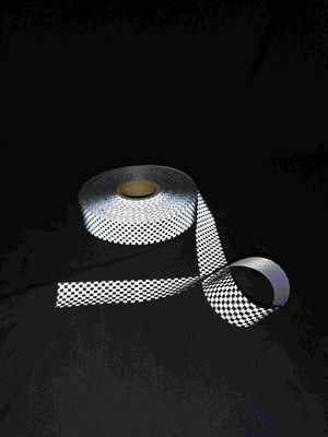 ユニフォーム袋の靴のための非常に可視性の反射ウェビングの反射綿織物の安全ストリップ